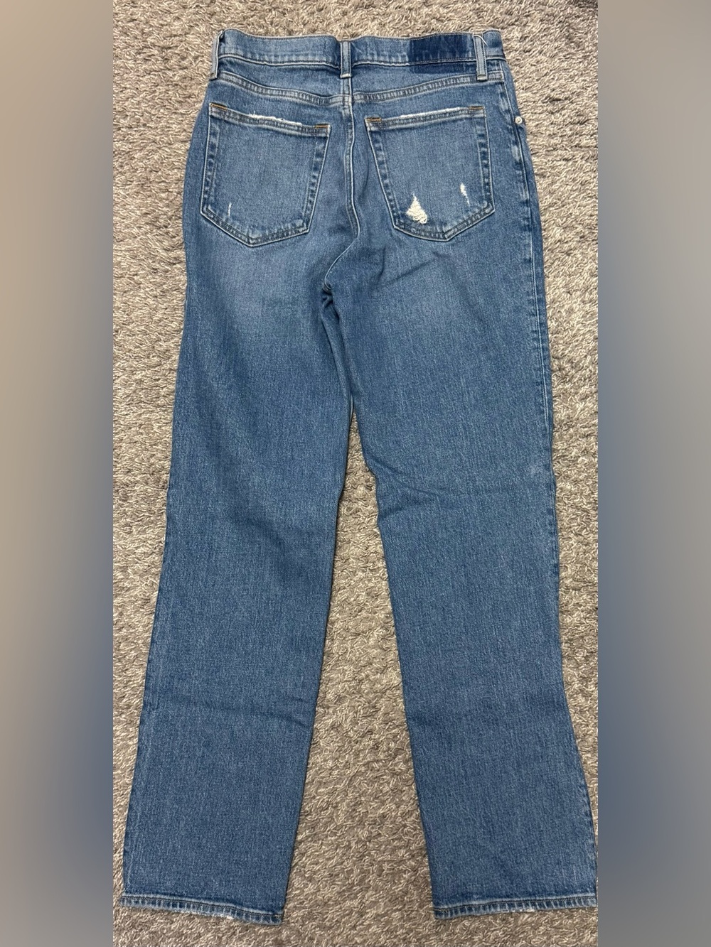 EUC Women’s A&F 90’s Straight, Ultra High Rise, Asymmetrical, size 28/6r - Picture 2 of 2
